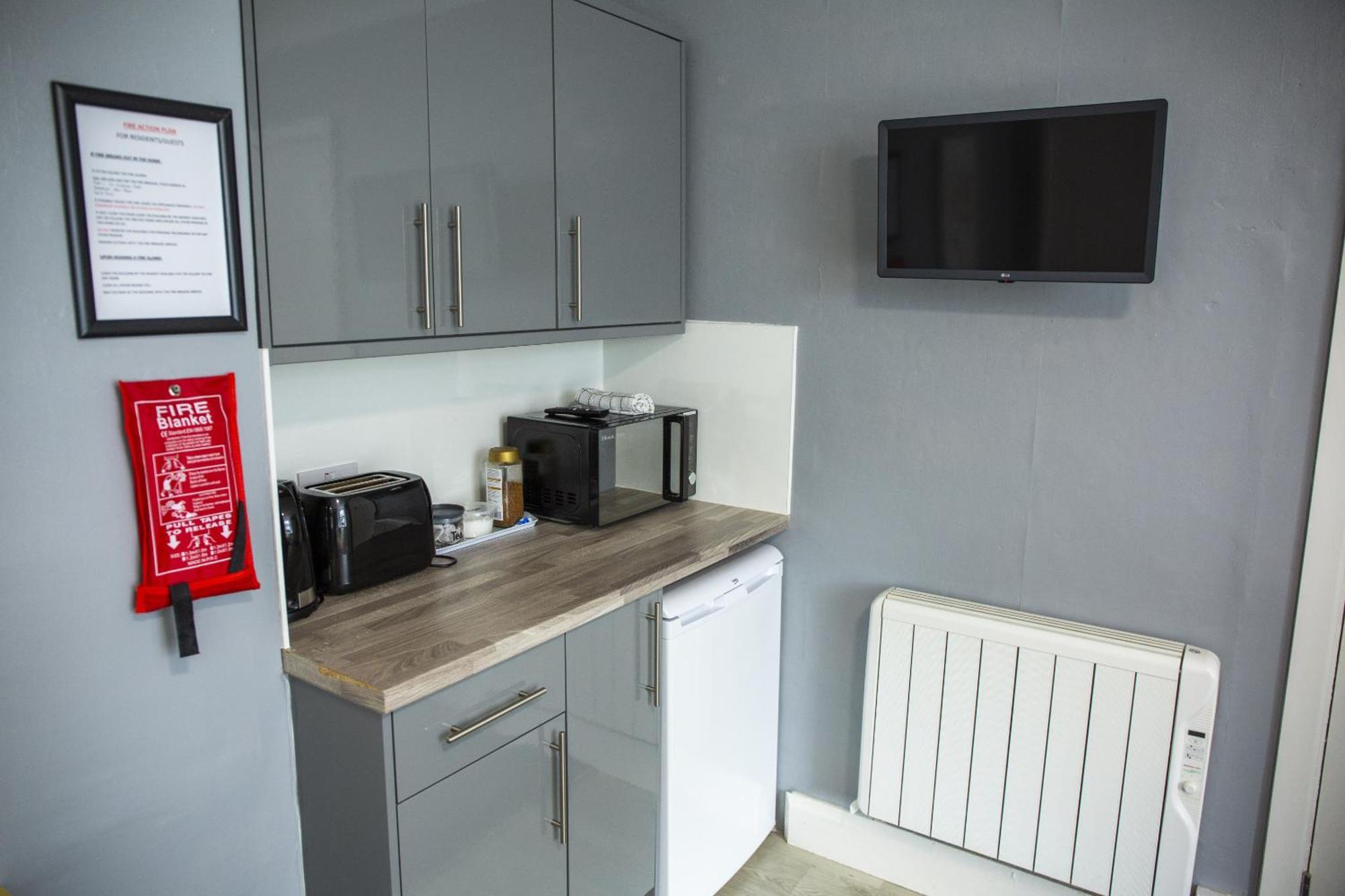 34 Evesham Road - Double Rooms Shottery Номер фото