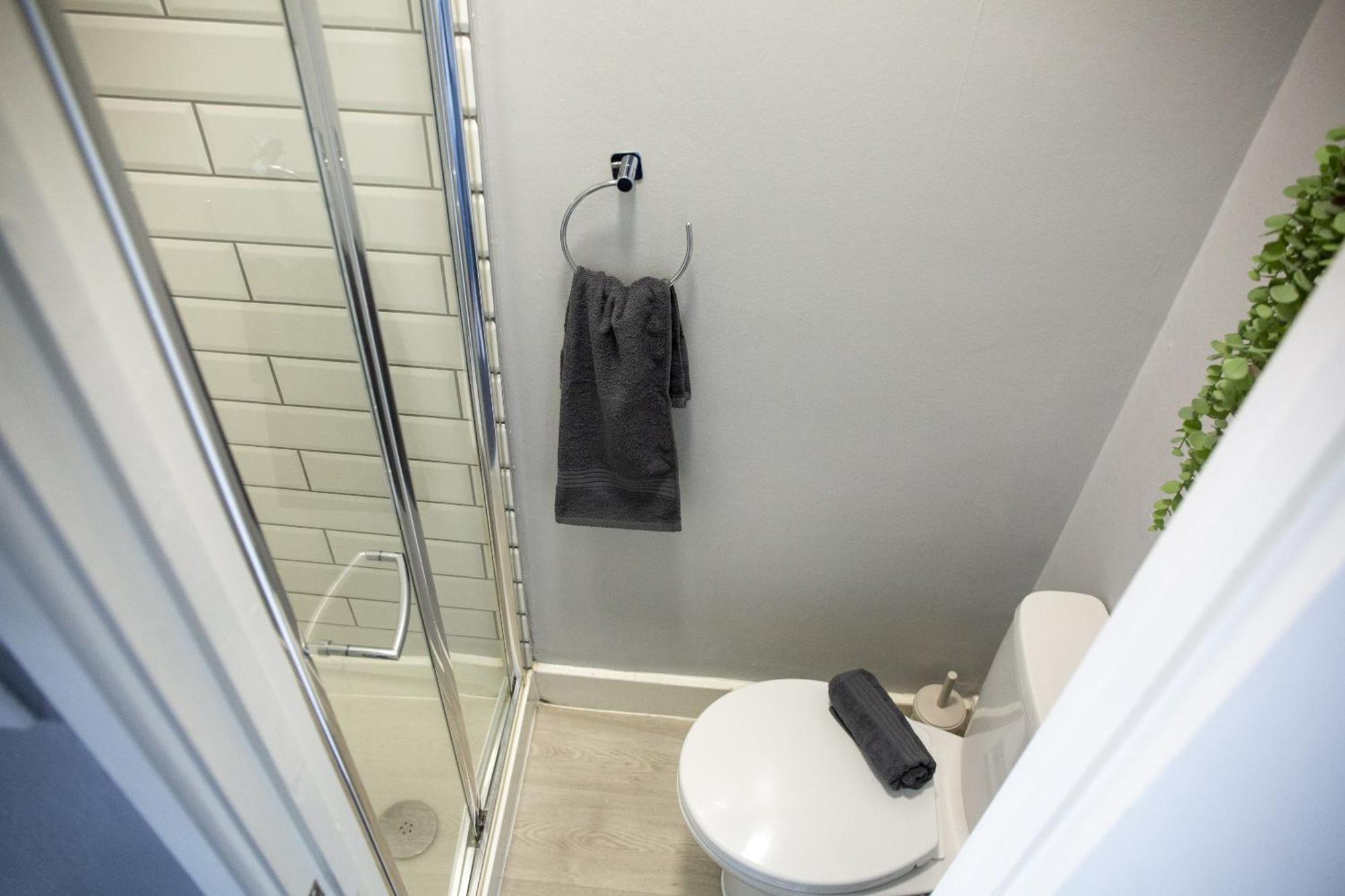 34 Evesham Road - Double Rooms Shottery Номер фото