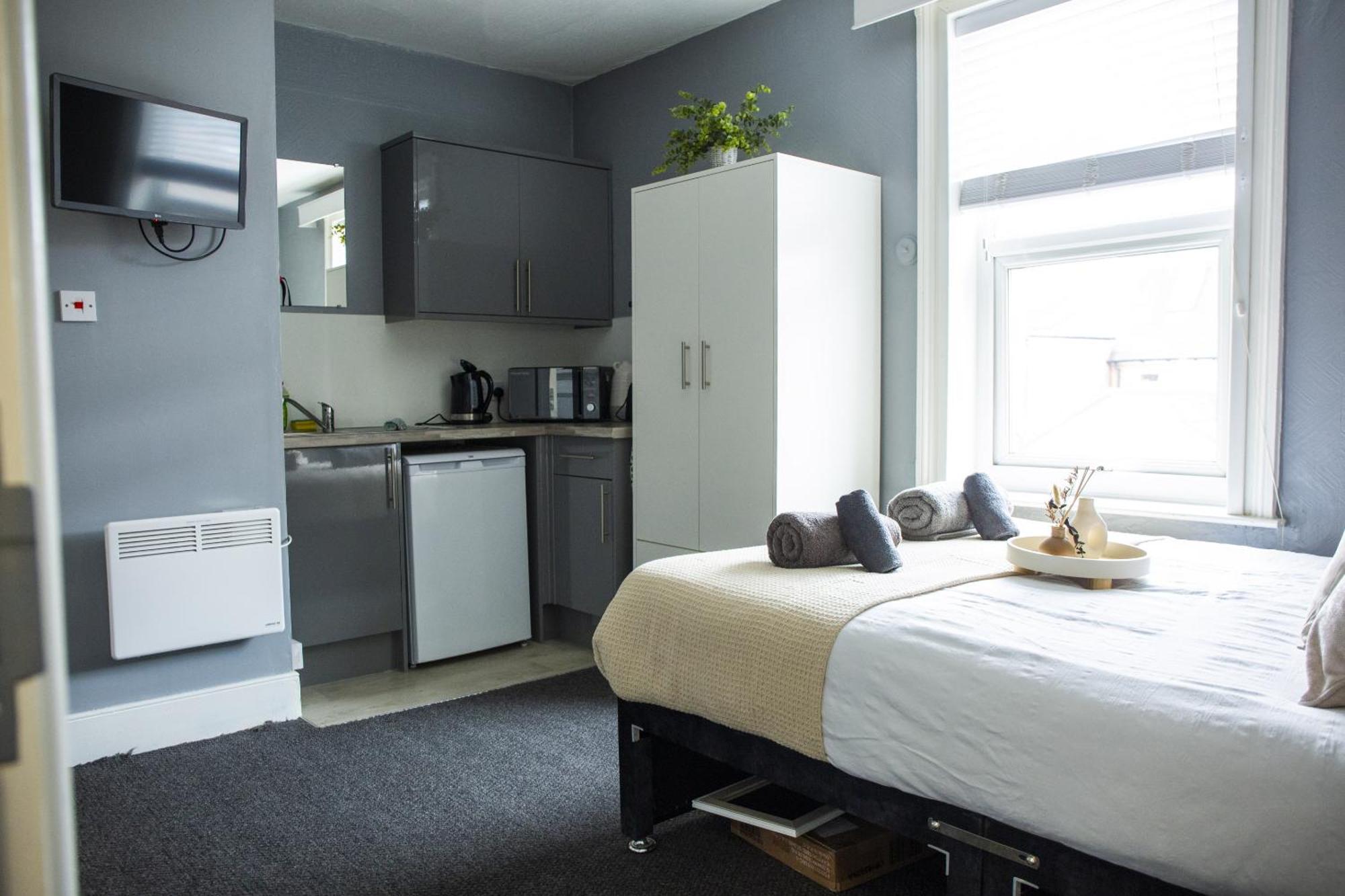 34 Evesham Road - Double Rooms Shottery Номер фото