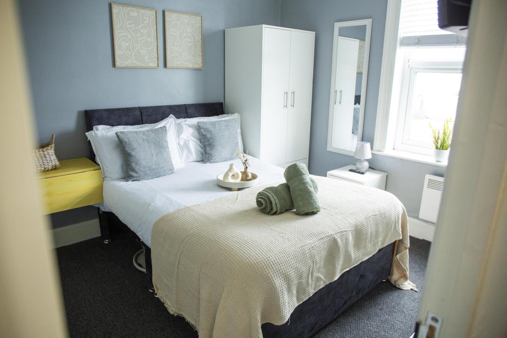 34 Evesham Road - Double Rooms Shottery Номер фото